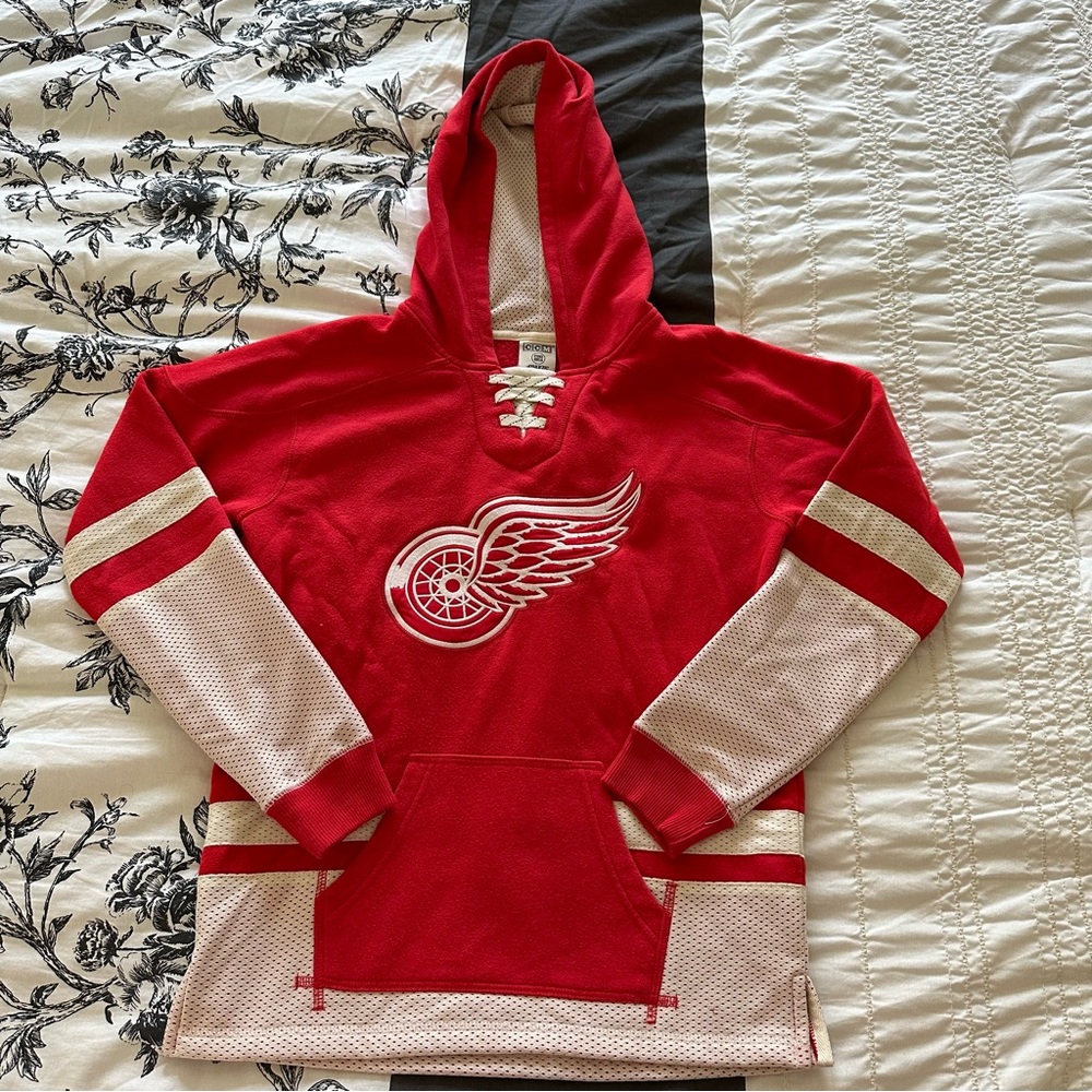 CCM Youth Detroit Red Wing NHL lace up hoodie sweatshirt size Medium 10/12